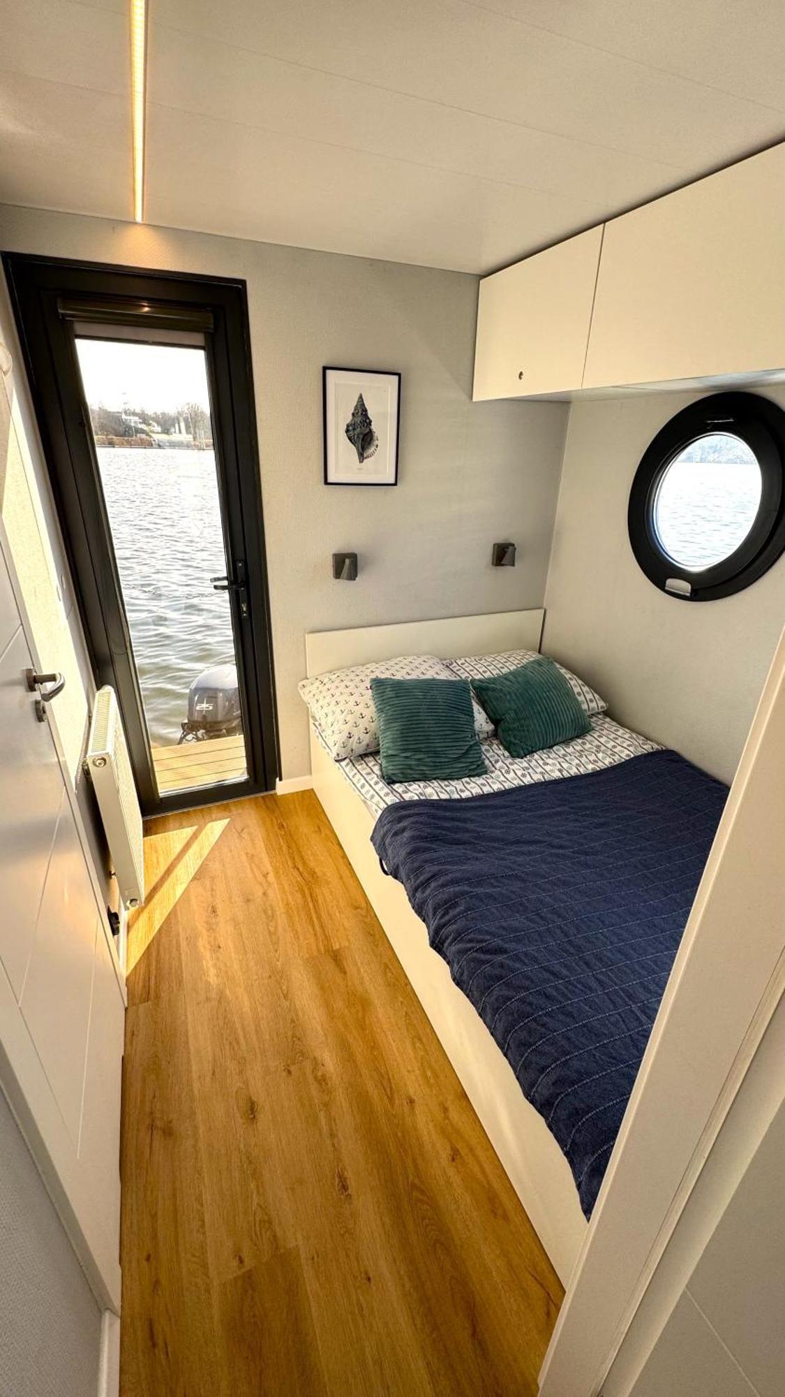 Apartmán Houseboat Water Boy Apartament Plywajacy Dom Na Wodzie Lodz Vratislav Exteriér fotografie