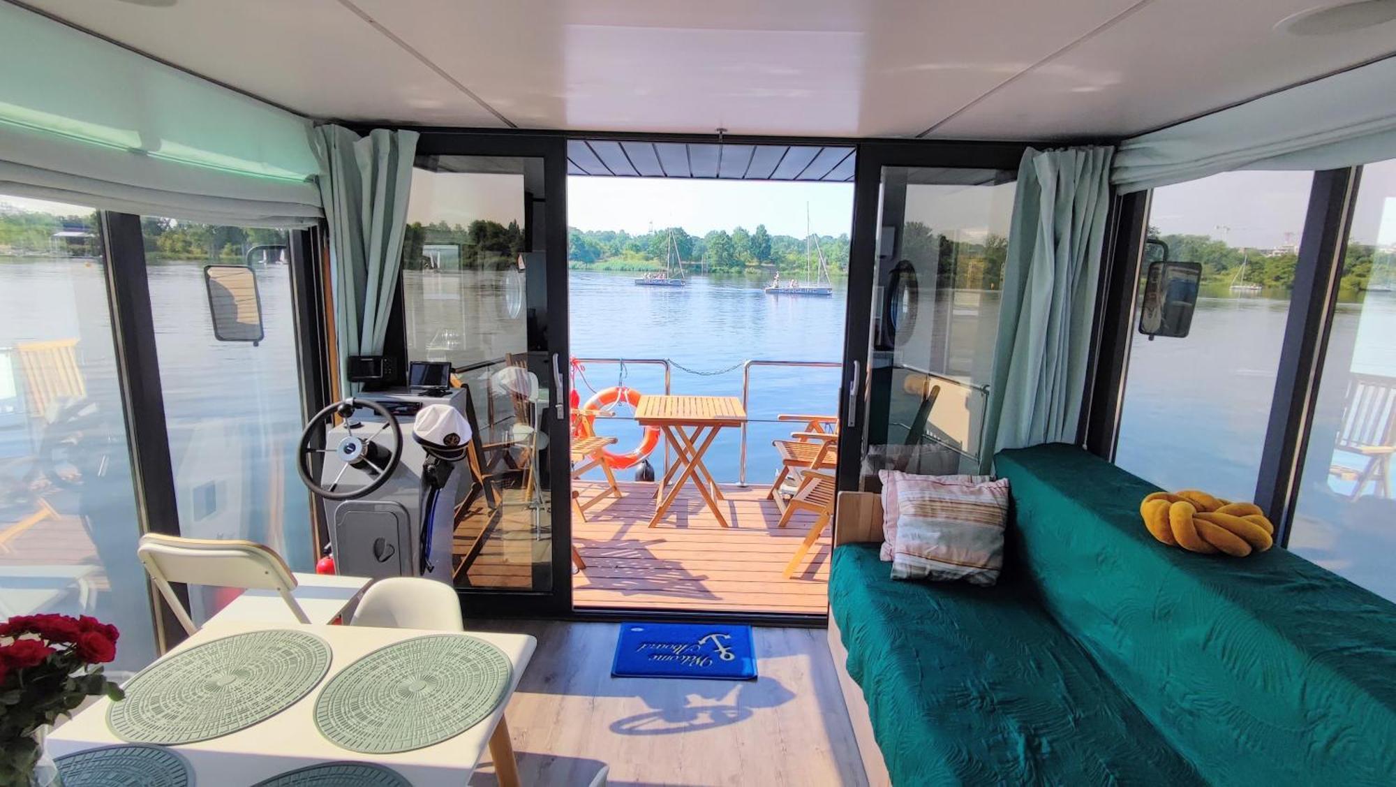 Apartmán Houseboat Water Boy Apartament Plywajacy Dom Na Wodzie Lodz Vratislav Exteriér fotografie