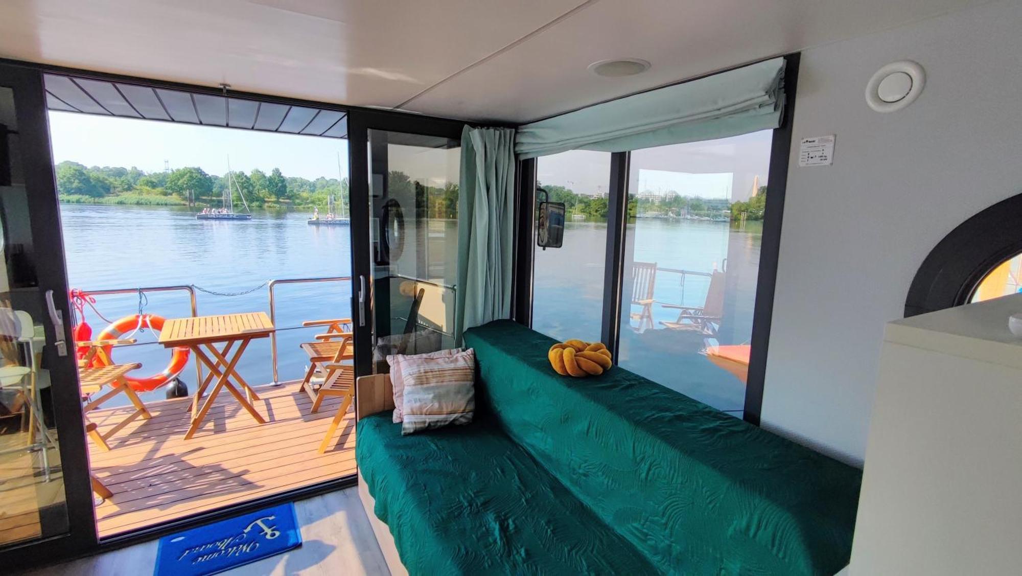 Apartmán Houseboat Water Boy Apartament Plywajacy Dom Na Wodzie Lodz Vratislav Exteriér fotografie